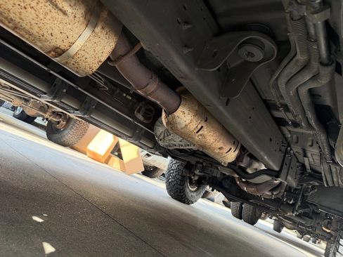 Used 2002 Ford Excursion Limited image 3