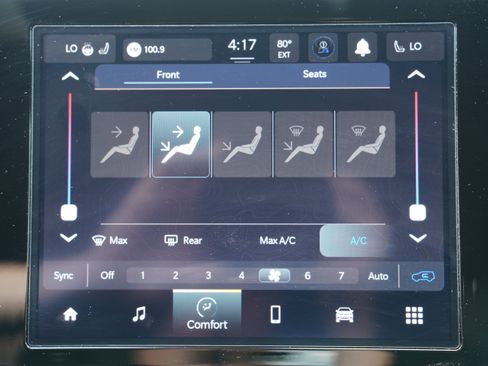 Used 2025 Jeep Compass Latitude w/ Sun & Sound Group AWD/4WD image 23