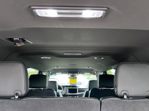 Used 2024 GMC Yukon XL Denali AWD/4WD image 20