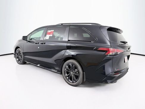 New 2026 Toyota Sienna XSE FWD image 6