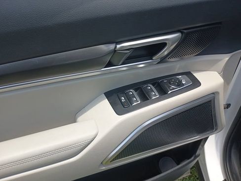 Used 2025 Kia Telluride S FWD image 11
