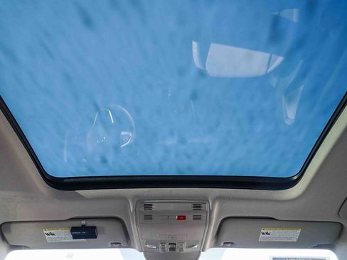 Used 2023 Volkswagen Taos SE image 21