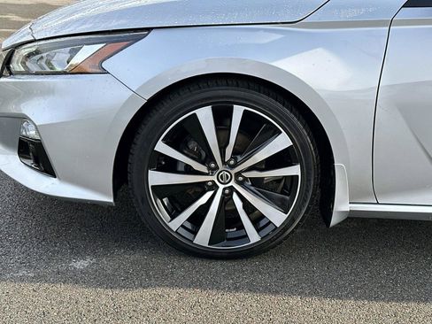 Used 2020 Nissan Altima 2.0 Platinum image 11