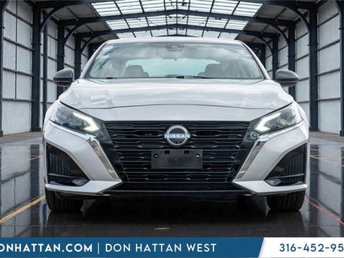 Used 2024 Nissan Altima 2.5 SV image 35