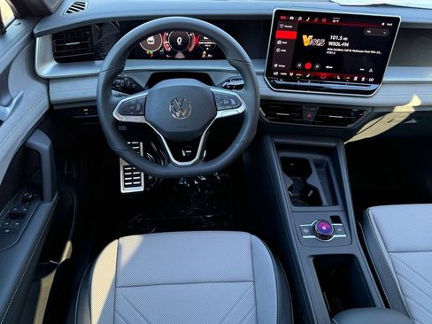 New 2026 Volkswagen Tiguan SE R-Line FWD image 7