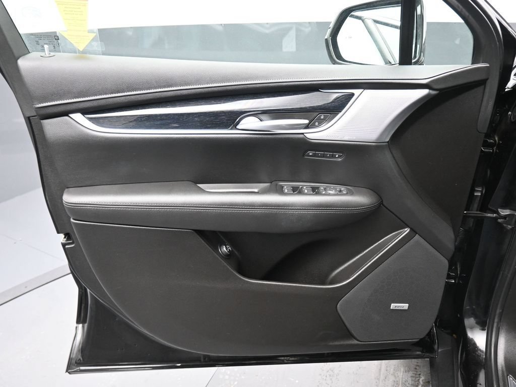 Used 2025 Cadillac XT5 Premium Luxury FWD image 9