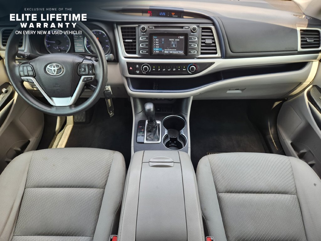 Used 2019 Toyota Highlander LE FWD image 24