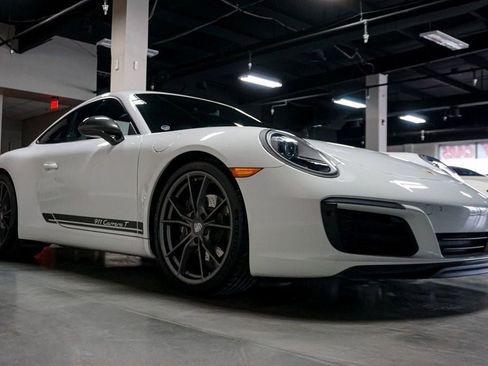 Used 2019 Porsche 911 Carrera image 2
