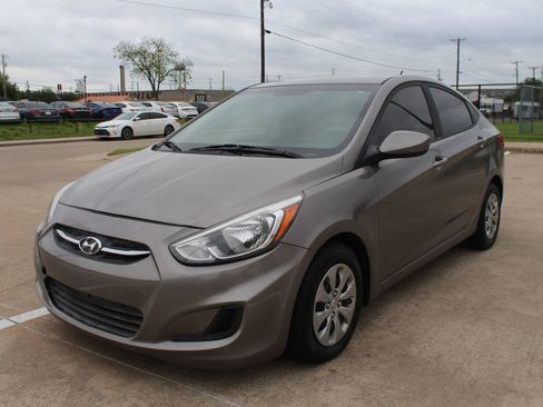 Used 2017 Hyundai Accent SE FWD image 8