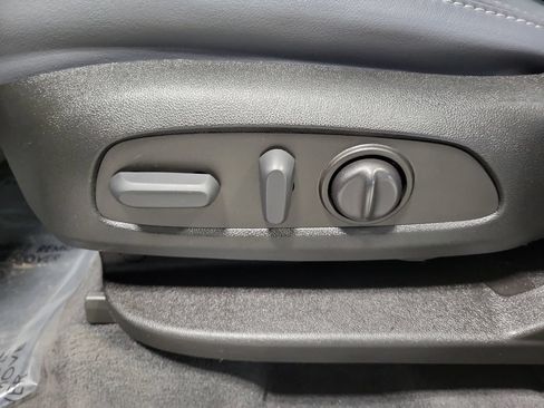 Used 2023 Buick Enclave Essence w/ Experience Buick Package AWD/4WD image 35
