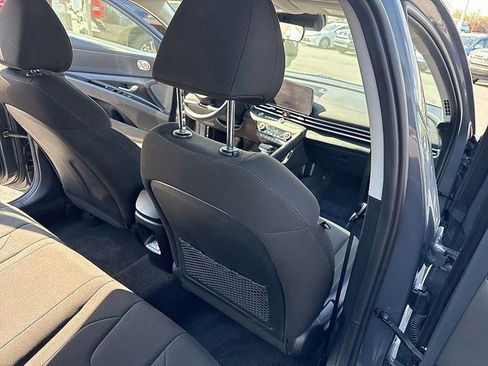 Used 2025 Hyundai Elantra SEL FWD image 14