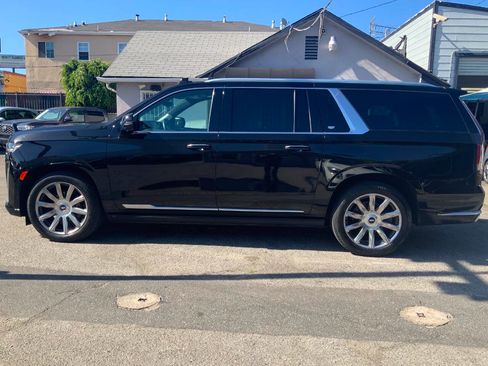 Used 2021 Cadillac Escalade ESV Premium Luxury Platinum RWD image 5