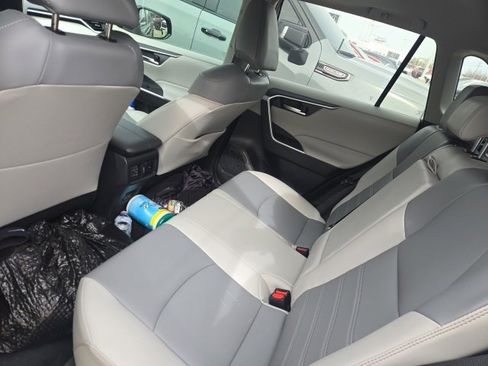 Used 2024 Toyota RAV4 XLE Premium image 6