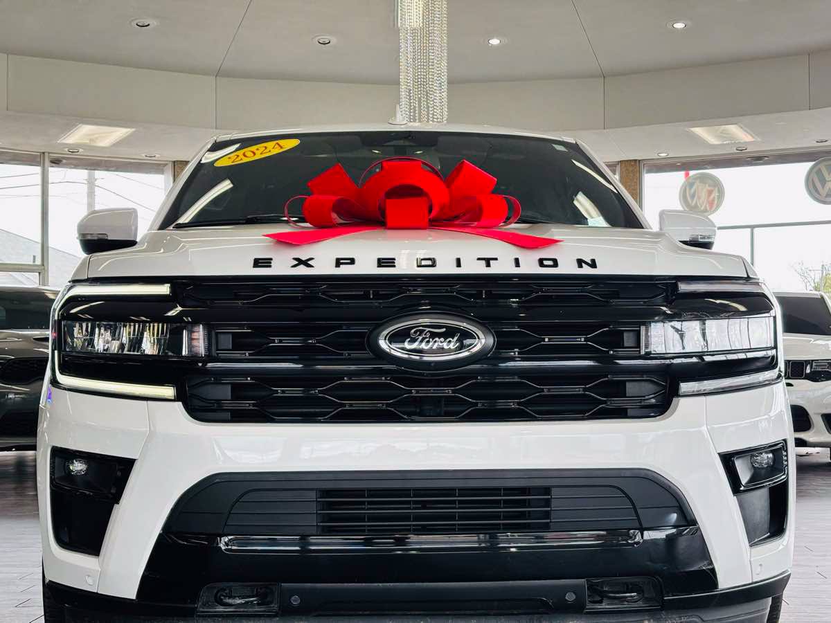 Used 2024 Ford Expedition Limited AWD/4WD image 19