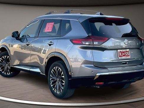 Certified 2025 Nissan Rogue Platinum w/ Platinum Premium Package FWD image 11