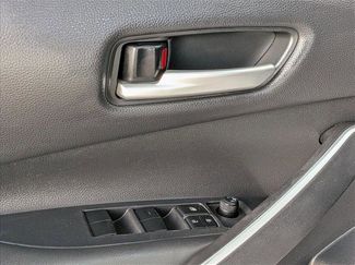 Used 2024 Toyota Corolla SE video 3