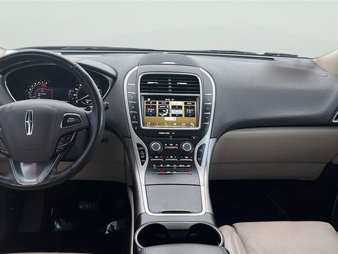 Used 2016 Lincoln MKX Reserve w/ Luxury Package image 9