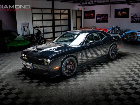 Used 2016 Dodge Challenger SRT Hellcat RWD image 61