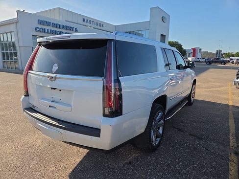 Used 2020 Cadillac Escalade ESV Premium Luxury AWD/4WD image 5