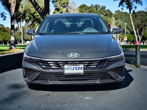 Certified 2024 Hyundai Elantra SEL image 3