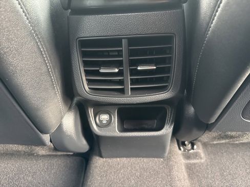 Used 2022 Kia Seltos SX w/ Sunroof Package image 25