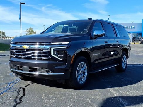New 2026 Chevrolet Suburban Premier w/ Sun And Tow Package AWD/4WD image 2