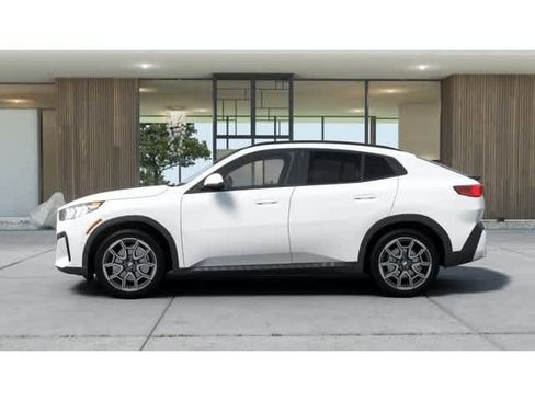 New 2026 BMW X2 xDrive28i w/ Convenience Package AWD/4WD image 4