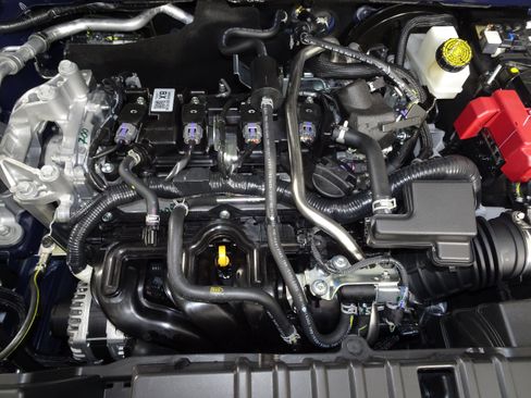 New 2026 Nissan Kicks SR w/ Cold Weather Package AWD/4WD image 10