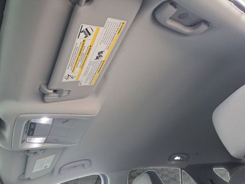 Used 2020 Chevrolet Equinox LS w/ LS Convenience Package image 11