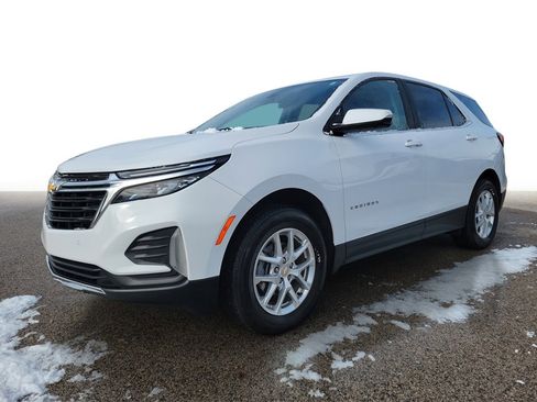 Used 2022 Chevrolet Equinox LT image 2