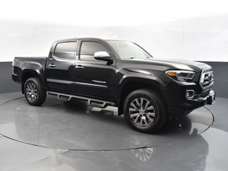 Used 2020 Toyota Tacoma Limited video 3