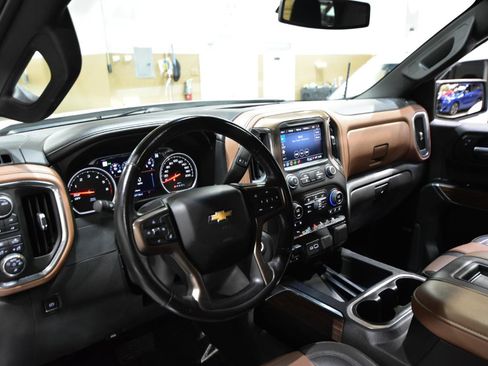 Used 2022 Chevrolet Silverado 1500 High Country AWD/4WD image 17