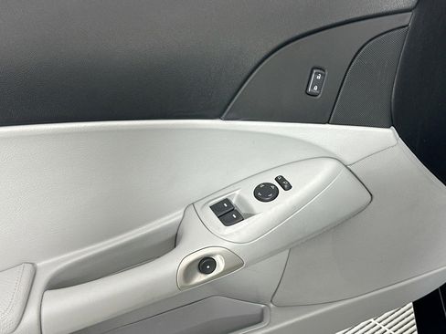 Used 2013 Chevrolet Corvette Convertible image 16