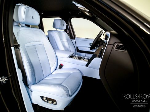 New 2027 Rolls-Royce Cullinan Black Badge AWD/4WD image 33