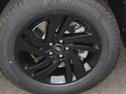 New 2026 Land Rover Discovery Sport Landmark image 9