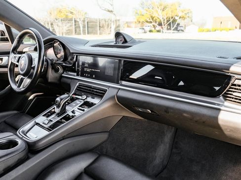 Used 2018 Porsche Panamera 4 AWD/4WD image 9