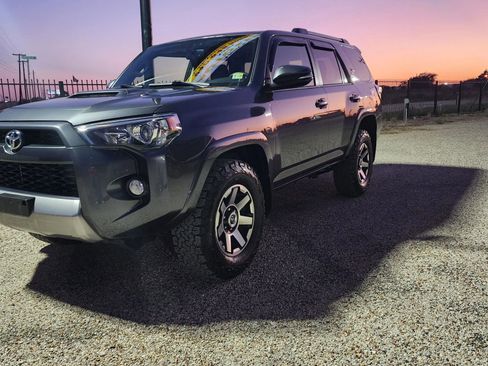 Used 2018 Toyota 4Runner TRD Off-Road Premium image 4