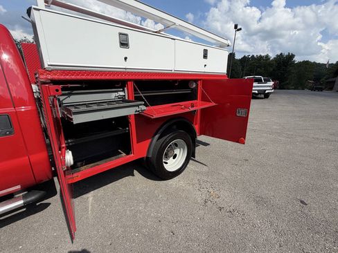 Used 2009 Ford F550 4x4 Regular Cab Super Duty image 26