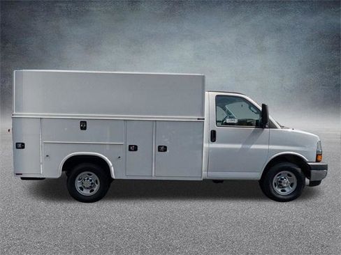New 2025 Chevrolet Express 3500 w/ Power Convenience Package image 3