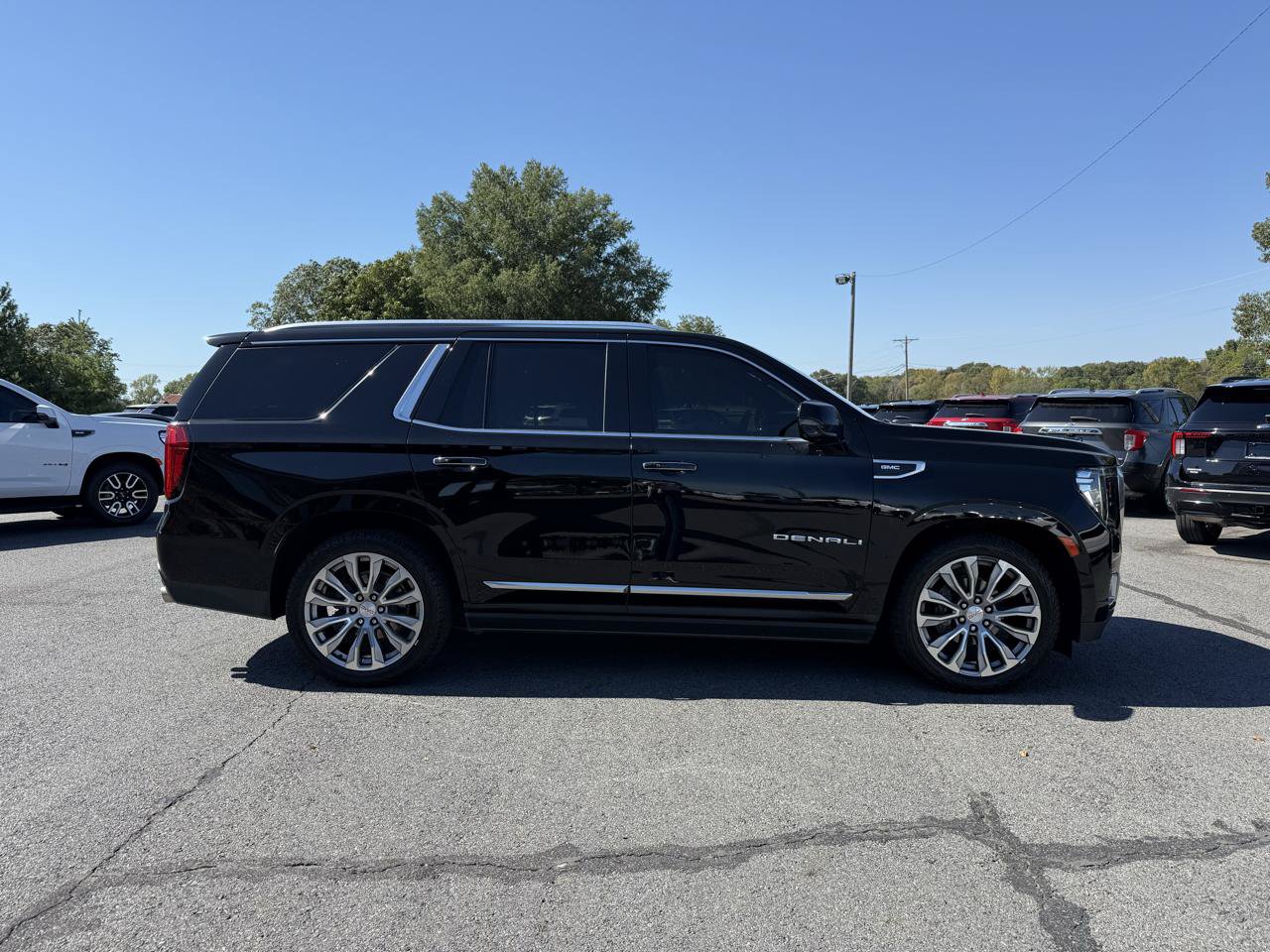Used 2021 GMC Yukon Denali w/ Denali Ultimate Package AWD/4WD image 7
