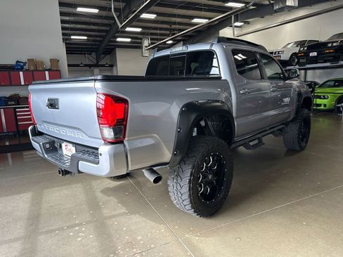 Used 2019 Toyota Tacoma TRD Sport image 36