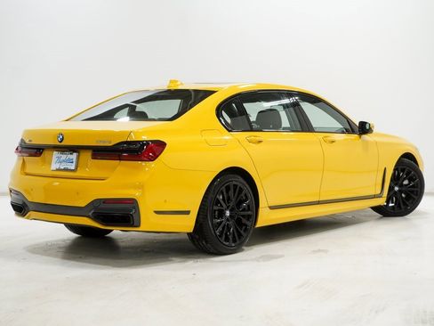 Used 2021 BMW 750i xDrive w/ Executive Package image 7