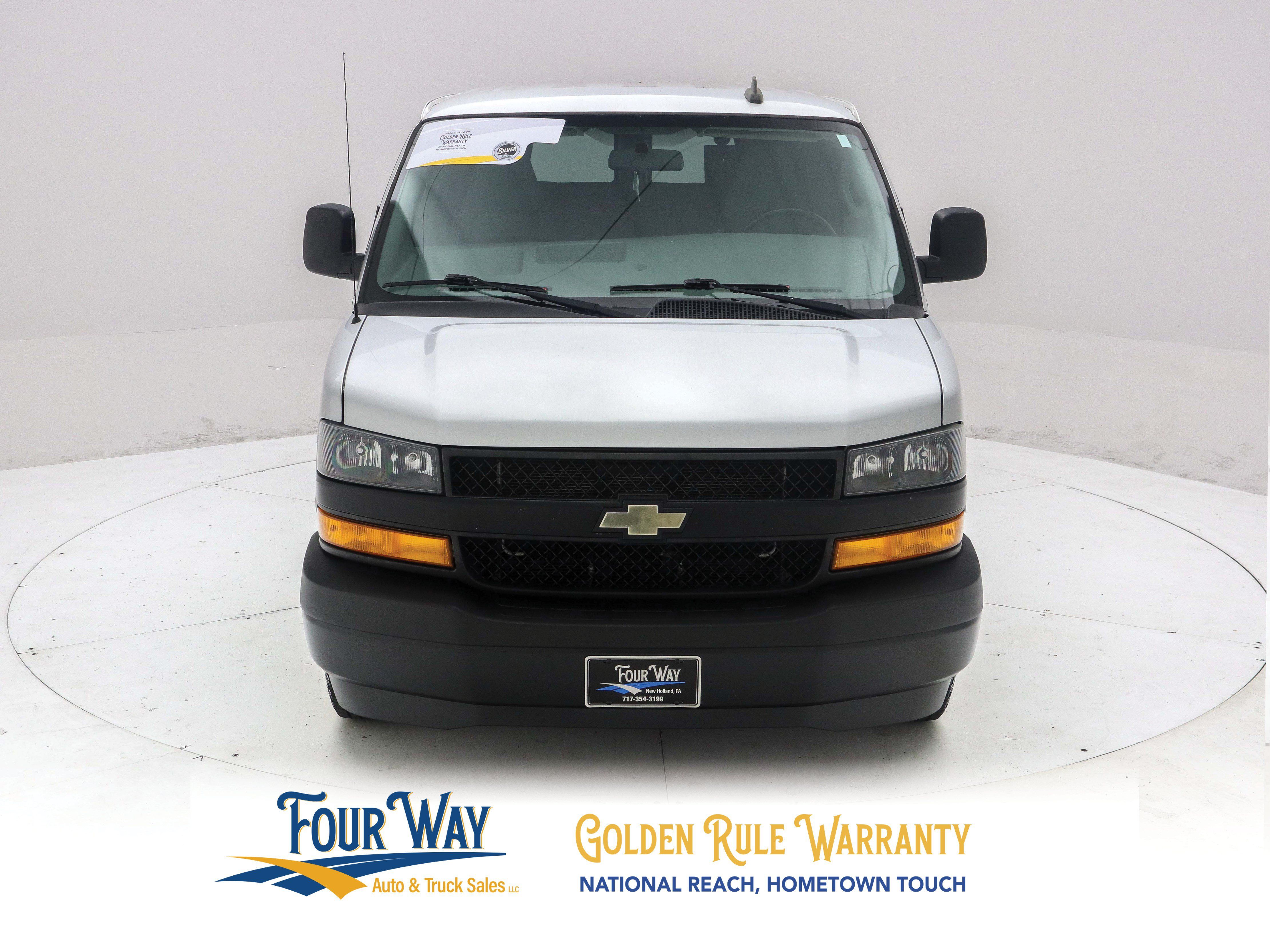 Used 2018 Chevrolet Express 2500 LS w/ Driver Convenience Package RWD image 9