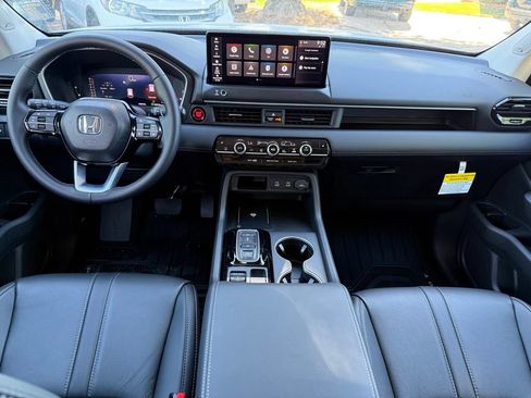 Certified 2026 Honda Pilot Touring image 17