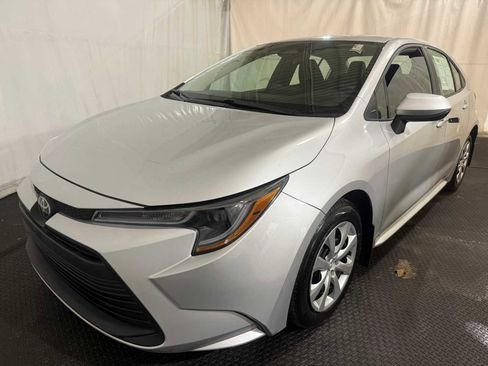 Certified 2024 Toyota Corolla LE image 1