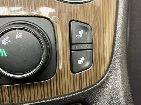 Certified 2023 GMC Acadia SLE w/ Driver Convenience Package FWD image 23
