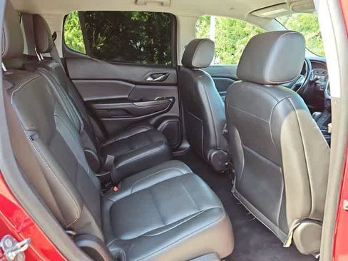 Used 2019 GMC Acadia SLT FWD image 18