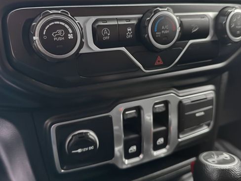 Used 2018 Jeep Wrangler Sport image 27