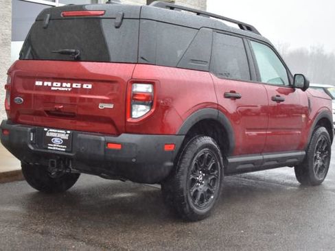 Used 2025 Ford Bronco Sport Badlands image 11