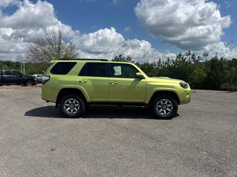 Used 2023 Toyota 4Runner TRD Off-Road Premium w/ Moonroof Package AWD/4WD image 3